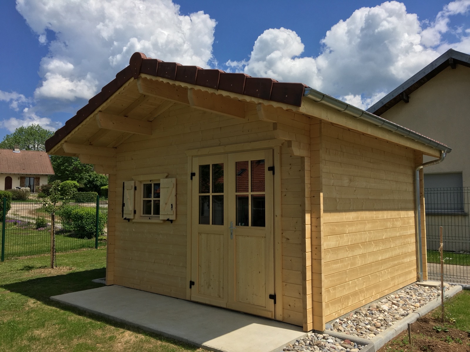 Abri de jardin bois massif — Tonnaire