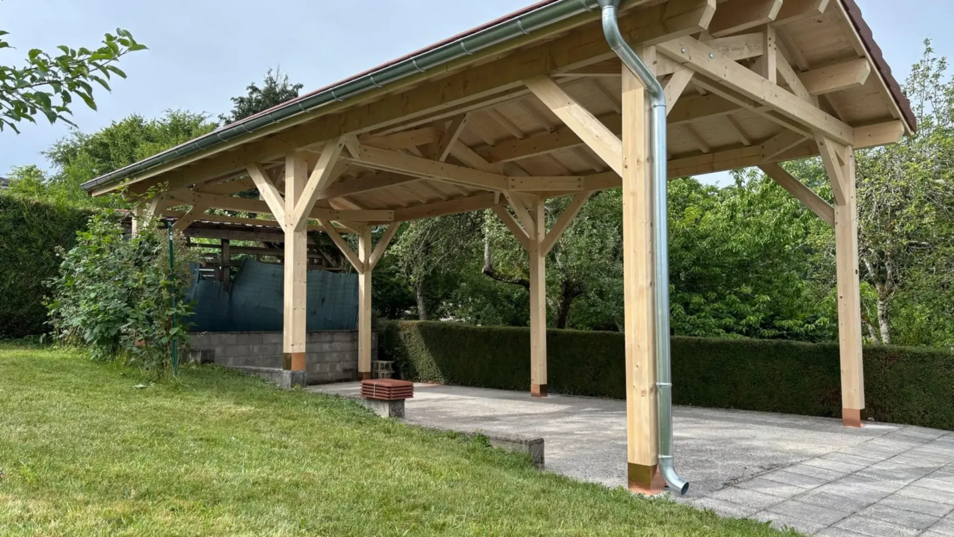 Auvent camping-car en bois sur mesure - Tonnaire Constructions Bois