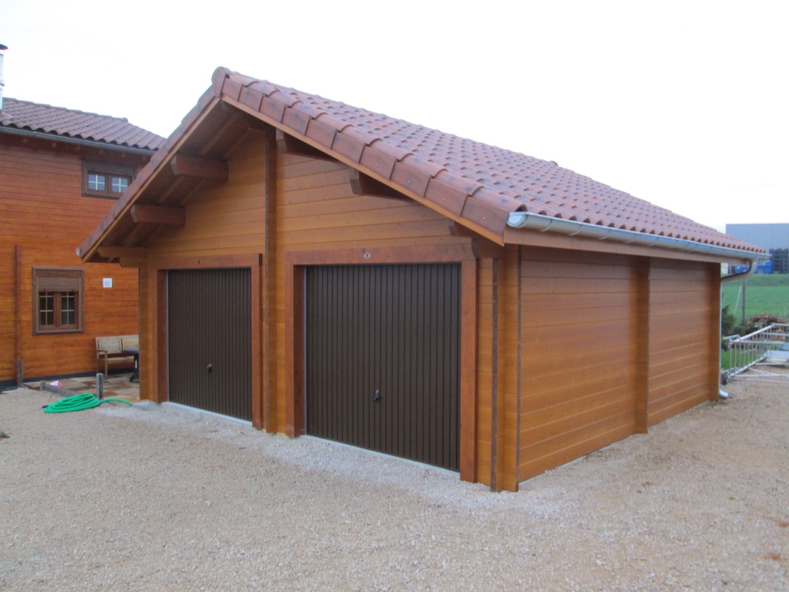 Garage bois madriers — Tonnaire