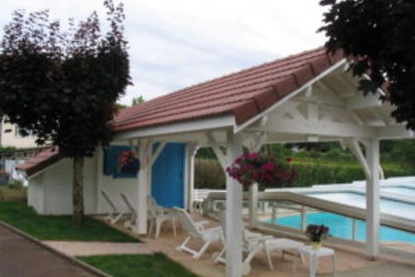 Pool house