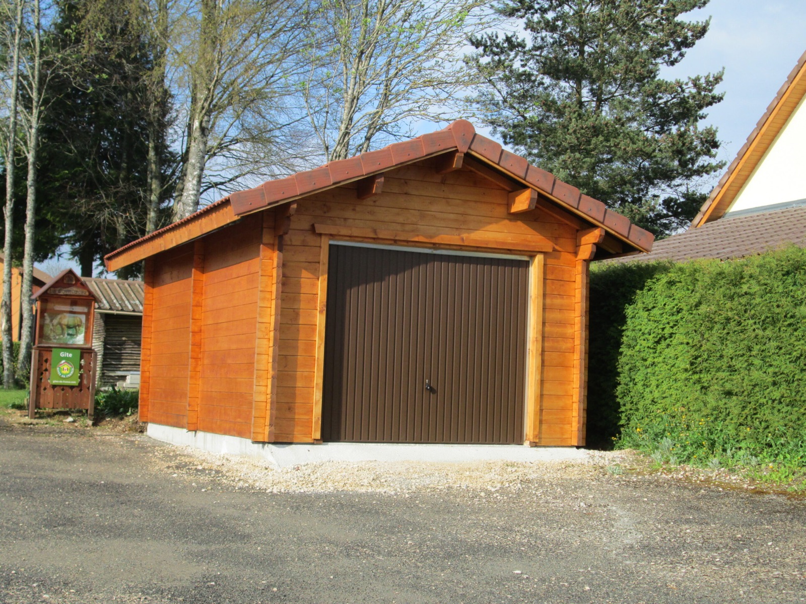 Garage bois sur mesure réalisé par Tonnaire — réalisation 17