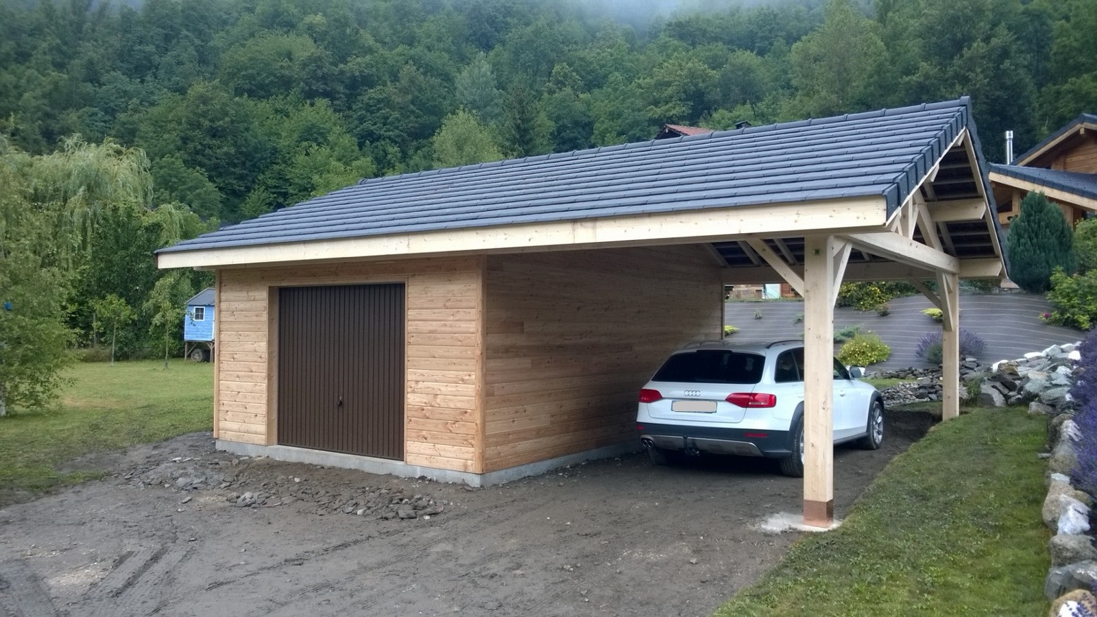 Garage bois sur mesure réalisé par Tonnaire — réalisation 33