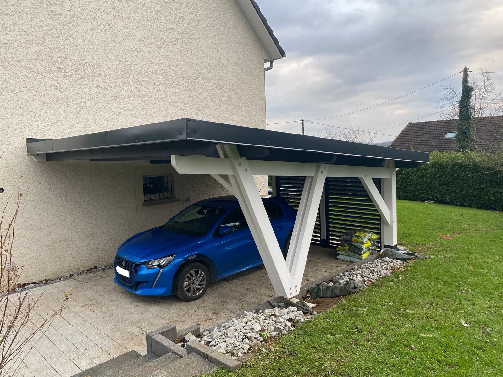 Auvent bois accolé sur mesure réalisé par Tonnaire — réalisation 9