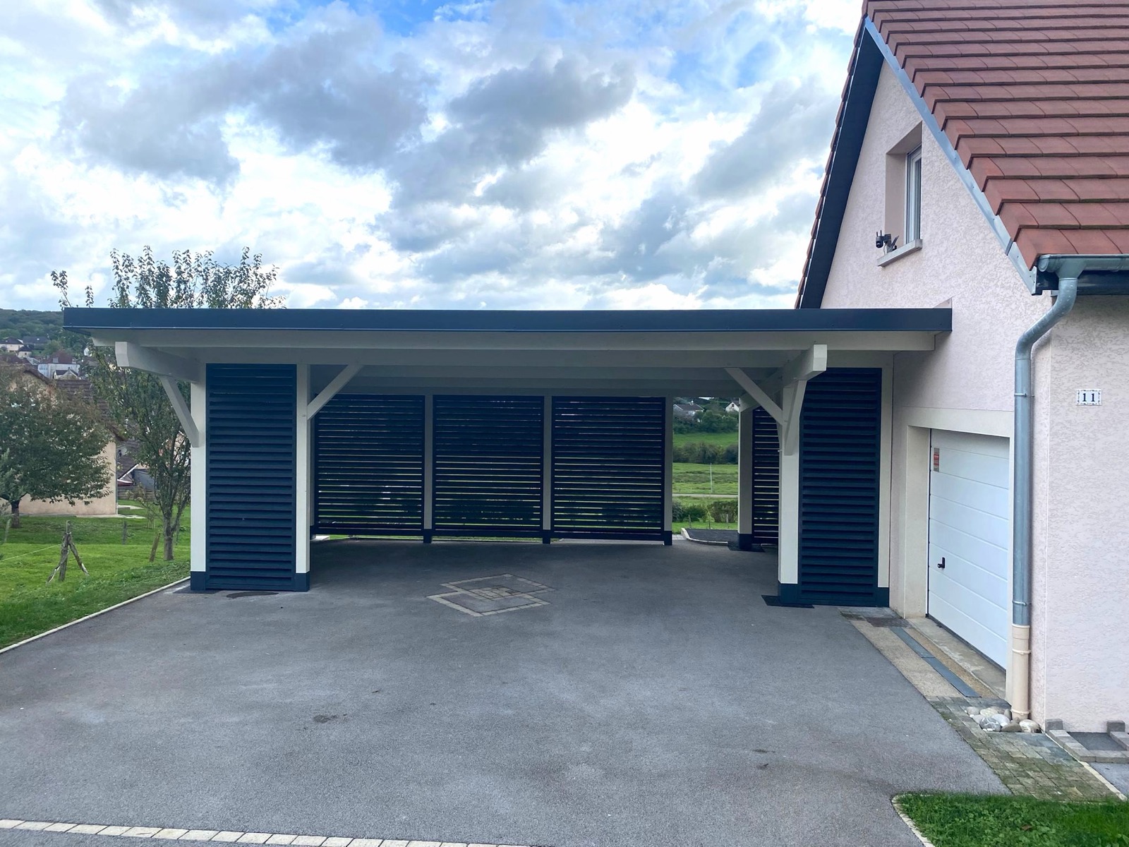 Auvent bois accolé sur mesure réalisé par Tonnaire — réalisation 12