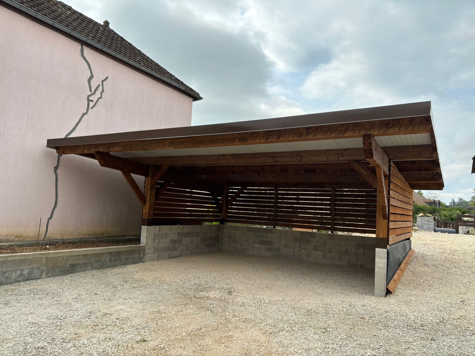 Auvent bois accolé sur mesure réalisé par Tonnaire — réalisation 6