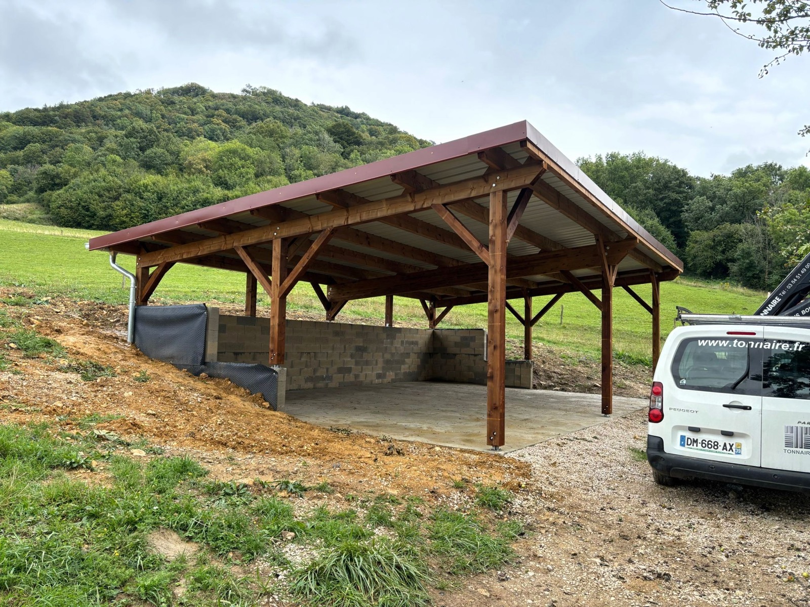 Carport bois sur mesure réalisé par Tonnaire — réalisation 2