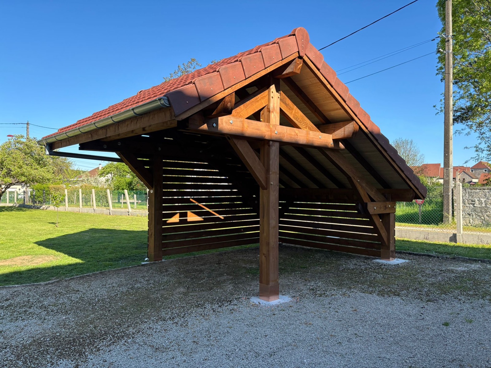 Carport bois sur mesure réalisé par Tonnaire — réalisation 21